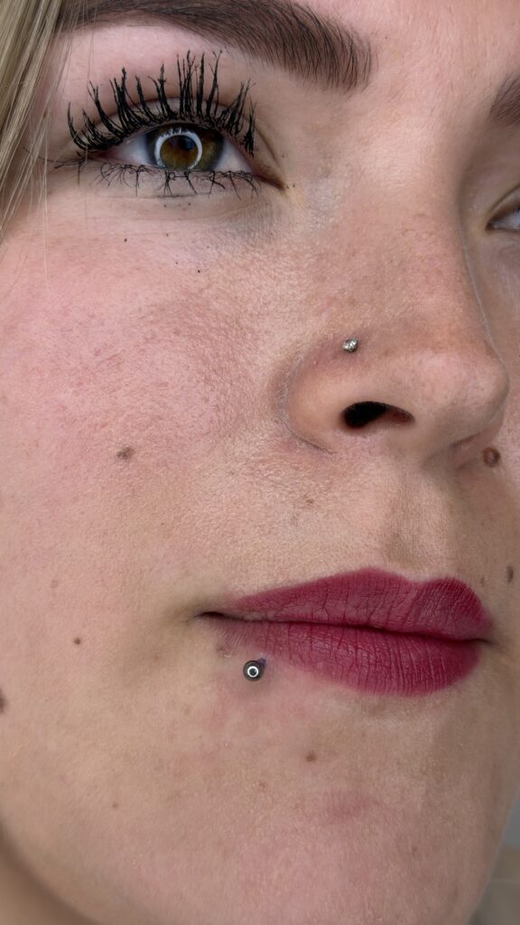 Labio piercing Camilo Barreto
