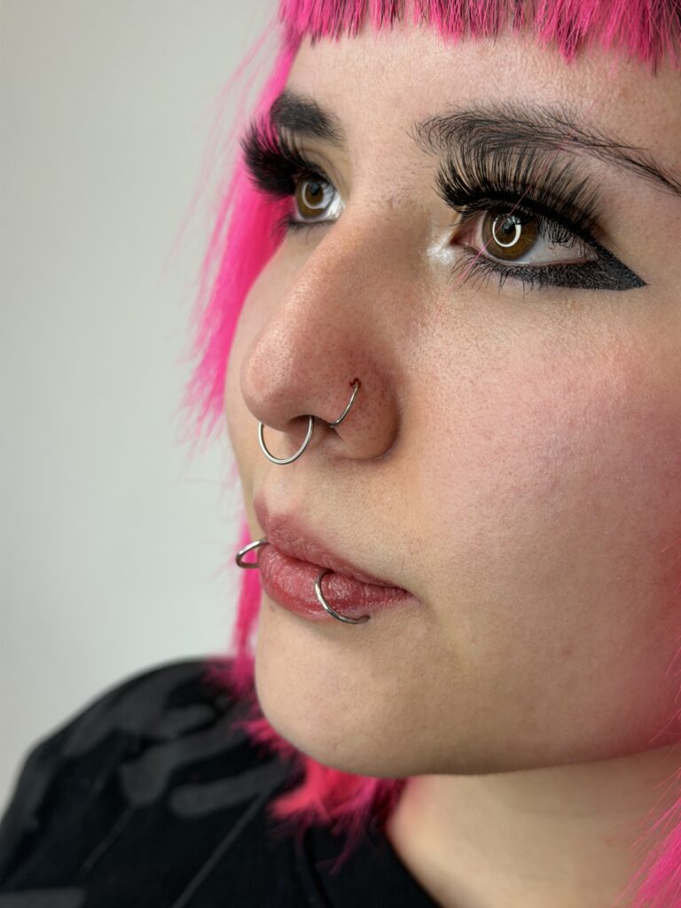 Doble nostril piercing Camilo Barreto