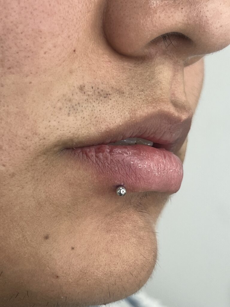 Labio piercing Camilo Barreto